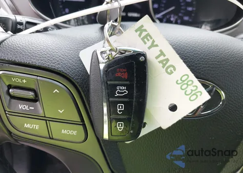 2017 Hyundai Santa Fe Sport 2.4L из США, поврежденный, VIN 5XYZU3LB1HG381311